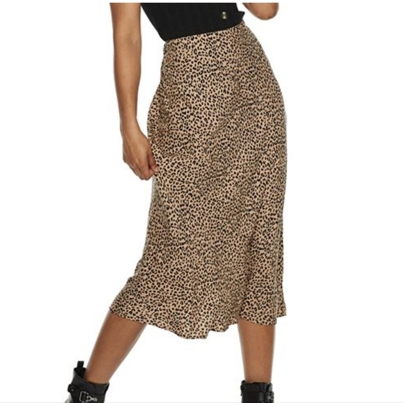 Wild Honey Dresses & Skirts - WILD honey leopard skirt
